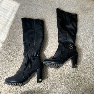 Zip up boots